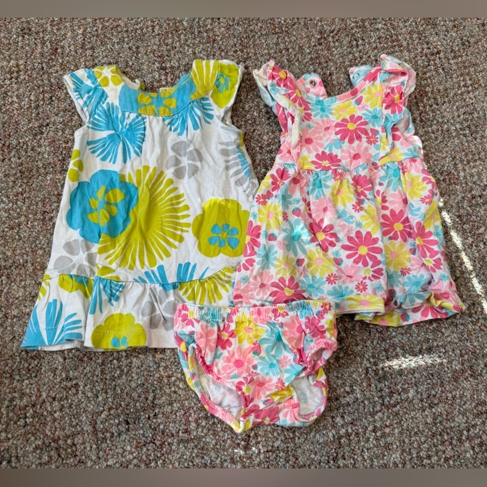 🌼4/$25🌼 Baby 9 Month Floral Outfit Sets